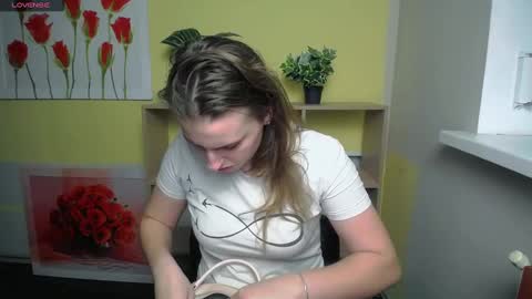 Snapshot of mariatess_ chatting on 19, 12, 2024 Mariia online show from 19, 12, 2024