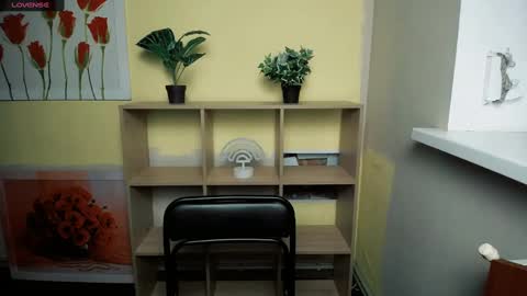 Snapshot of mariatess_ chatting on 3, 1, 2025 Mariia online show from 3, 1, 2025