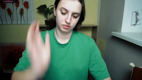 Snapshot of mariatess_ chatting on 5, 1, 2025 Mariia online show from 5, 1, 2025