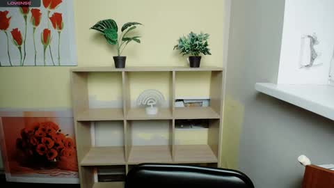 Snapshot of mariatess_ chatting on 8, 1, 2025 Mariia online show from 8, 1, 2025