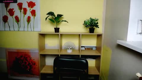 Snapshot of mariatess_ chatting on 12, 3, 2025 Mariia online show from 12, 3, 2025