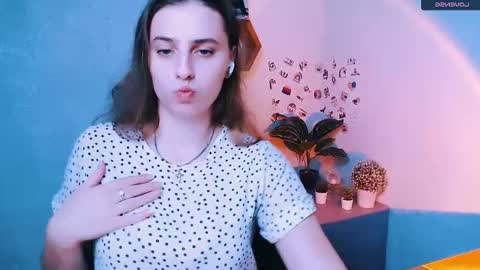 Snapshot of mariatess_ chatting on 5, 10, 2025 Mariia online show from 5, 10, 2025