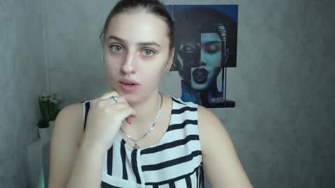 Snapshot of mariatess_ chatting on 8, 11, 2025 Mariia online show from 8, 11, 2025