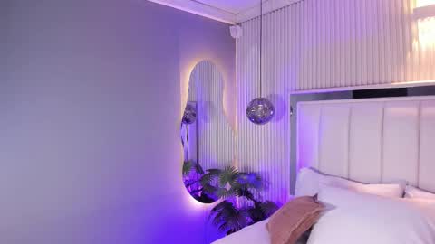 Snapshot of mariathlittle chatting on 1, 11, 2025 Maria online show from 1, 11, 2025