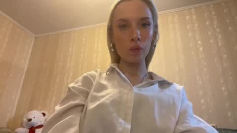 Molly online show from 9, 9, 2025