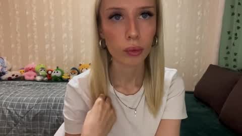 Molly online show from 19, 9, 2025