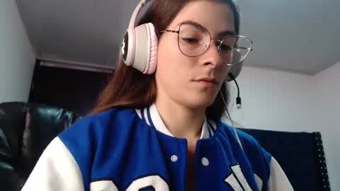 Snapshot of mariel_sins21 chatting on 22, 1, 2025 Mariie online show from 22, 1, 2025