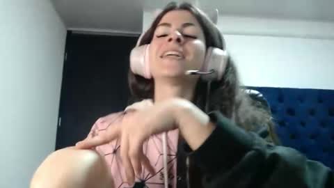 Snapshot of mariel_sins21 chatting on 22, 2, 2025 Mariie online show from 22, 2, 2025