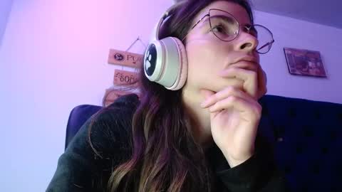 Snapshot of mariel_sins21 chatting on 6, 3, 2025 Mariie online show from 6, 3, 2025