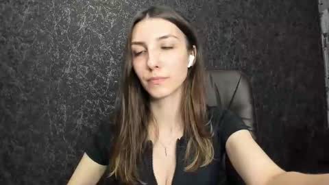 marielleanker online show from 14, 9, 2025