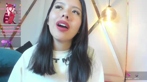 Snapshot of marielqueenx chatting on 4, 1, 2025 Viviana online show from 4, 1, 2025