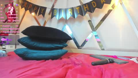 Snapshot of marielqueenx chatting on 5, 1, 2025 Viviana online show from 5, 1, 2025