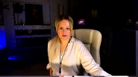 Snapshot of mariemlui chatting on 26, 9, 2025 mariemlui online show from 26, 9, 2025