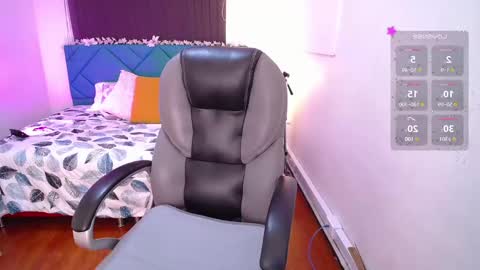 Snapshot of marien_thomson_ chatting on 1, 2, 2025 Marien online show from 1, 2, 2025