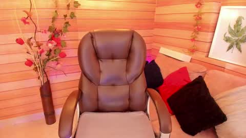 Snapshot of marien_thomson_ chatting on 12, 3, 2025 Marien online show from 12, 3, 2025