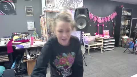 Snapshot of mariewaters chatting on 5, 1, 2025 Marie Ann Waters online show from 5, 1, 2025