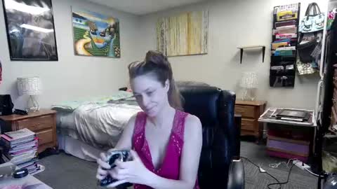 Snapshot of mariewaters chatting on 28, 2, 2025 Marie Ann Waters online show from 28, 2, 2025