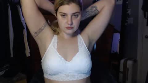 Snapshot of marigoldrue chatting on 26, 9, 2025 marigoldrue online show from 26, 9, 2025