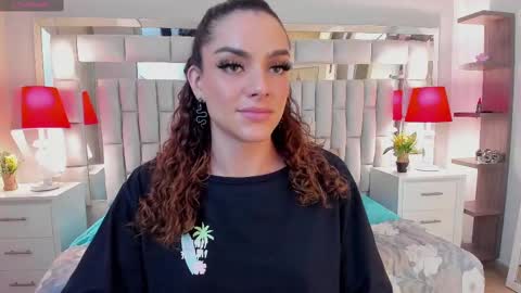 mariiahneedles online show from 8, 10, 2025