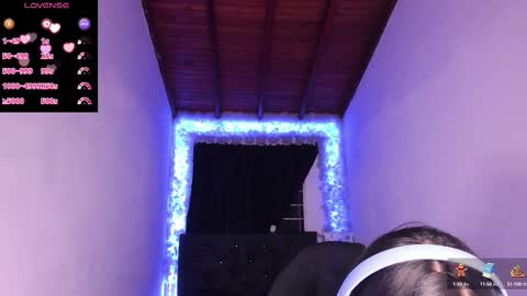 Mariana Hasper online show from 4, 12, 2024