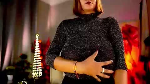 Nikita - Scroll down and read my bio please. New Pictures in Bio online show from 15, 10, 2025