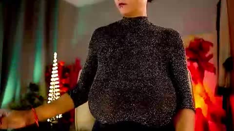 Nikita - Scroll down and read my bio please. New Pictures in Bio online show from 17, 1, 2026