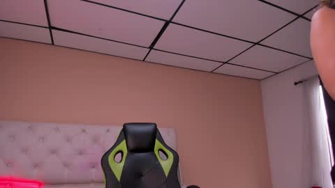 mariie_tayy online show from 12, 12, 2024