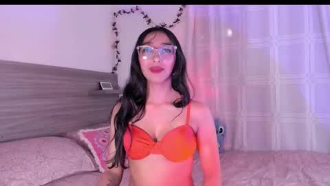 Luna Dulk online show from 5, 12, 2025