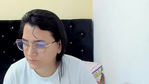 Snapshot of marilyn_garcia chatting on 5, 1, 2025 MARILYN SEXY online show from 5, 1, 2025