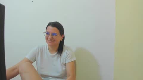 Snapshot of marilyn_garcia chatting on 10, 10, 2025 MARILYN SEXY online show from 10, 10, 2025