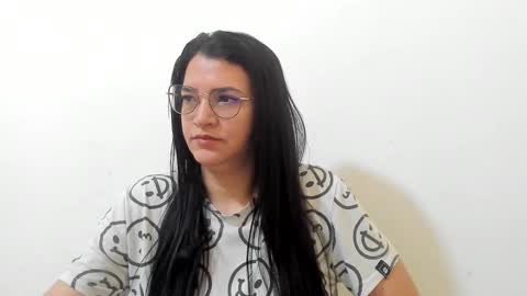 Snapshot of marilyn_garcia chatting on 23, 11, 2025 MARILYN SEXY online show from 23, 11, 2025