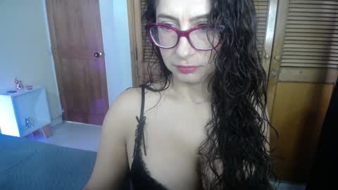 Snapshot of marilynetthan chatting on 2, 1, 2025 marilynetthan online show from 2, 1, 2025