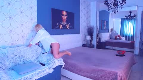 Snapshot of marimais chatting on 15, 10, 2025 Mary Mais online show from 15, 10, 2025