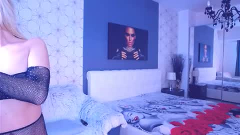 Snapshot of marimais chatting on 19, 11, 2025 Mary Mais online show from 19, 11, 2025