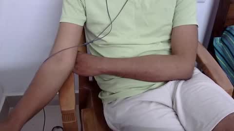 Snapshot of marinavine chatting on 27, 12, 2024 The SHY UncutBoy online show from 27, 12, 2024