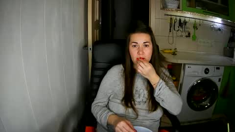 MarinettaQhot online show from 26, 12, 2024