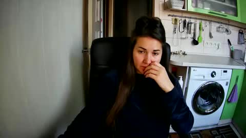 MarinettaQhot online show from 5, 1, 2025