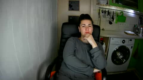 MarinettaQhot online show from 1, 2, 2025