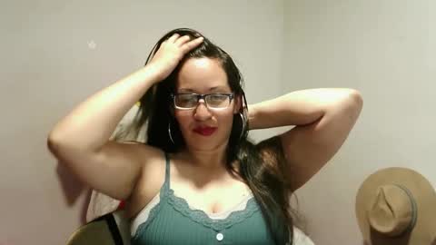 MARIPOSAhot33 online show from 2, 10, 2025