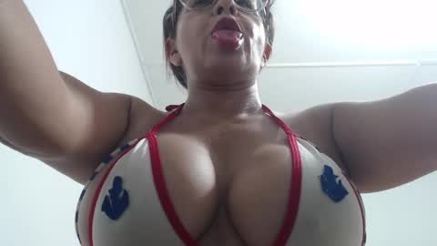 Snapshot of mariska_69 chatting on 16, 11, 2025 mariska_69 online show from 16, 11, 2025