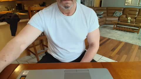 Mark online show from 27, 2, 2025