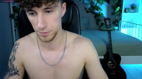 Snapshot of mark_caron chatting on 21, 11, 2025 mark_caron online show from 21, 11, 2025