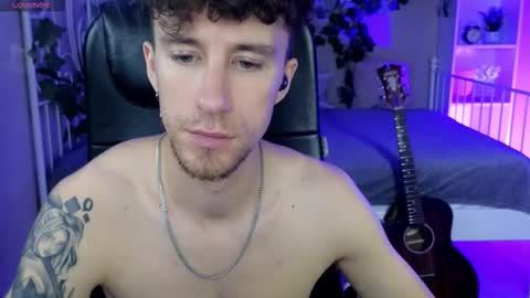 Snapshot of mark_caron chatting on 25, 11, 2025 mark_caron online show from 25, 11, 2025