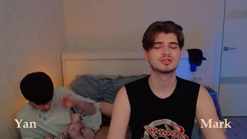 Snapshot of mark_sun chatting on 11, 9, 2025 Mark online show from 11, 9, 2025