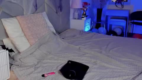 Mark online show from 26, 10, 2025