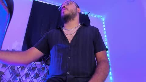 Snapshot of markwolfe1 chatting on 3, 11, 2025 Mark  online show from 3, 11, 2025