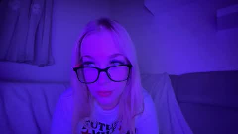 Bella Lillith online show from 12, 9, 2025