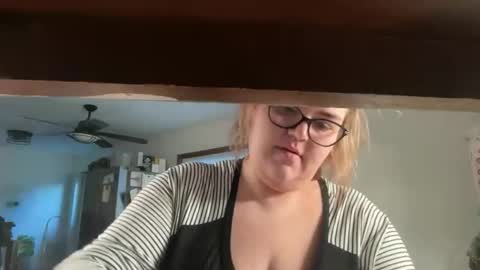 maroon_moon online show from 16, 11, 2025