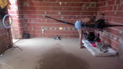 MAX online show from 4, 1, 2025