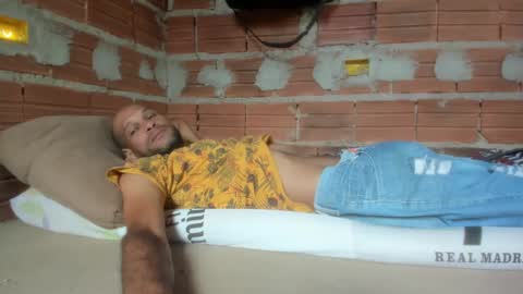 MAX online show from 5, 1, 2025